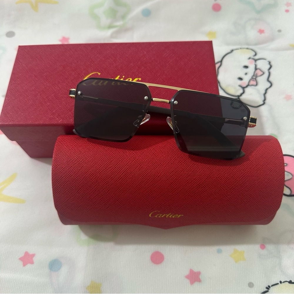 Cartier (Cartier) Frame With Logo Sunglasses